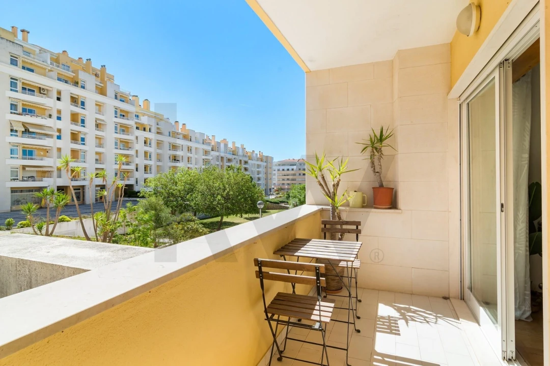 Apartamento T3 para Venda em Carcavelos e Parede Foto 1
