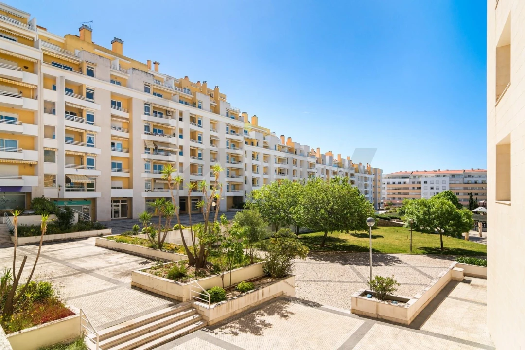 Apartamento T3 para Venda em Carcavelos e Parede Foto 22
