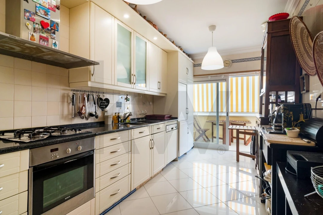 Apartamento T3 para Venda em Carcavelos e Parede Foto 6