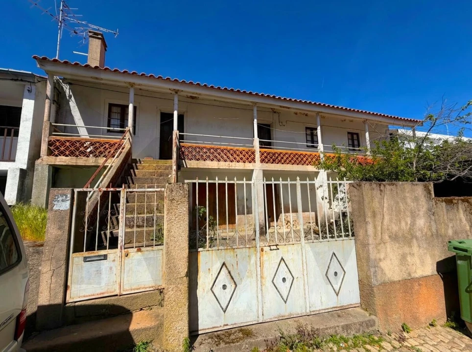 Moradia T4 para Venda em Vale de Prazeres e Mata da Rainha Foto 1