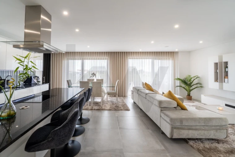 Apartamento T3 para Venda em Faro (Sé e São Pedro) Foto 6