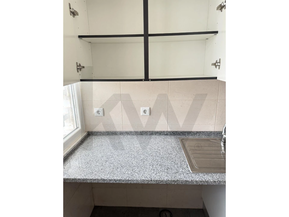 Apartamento T1 para Arrendamento em Campo de Ourique Foto 14