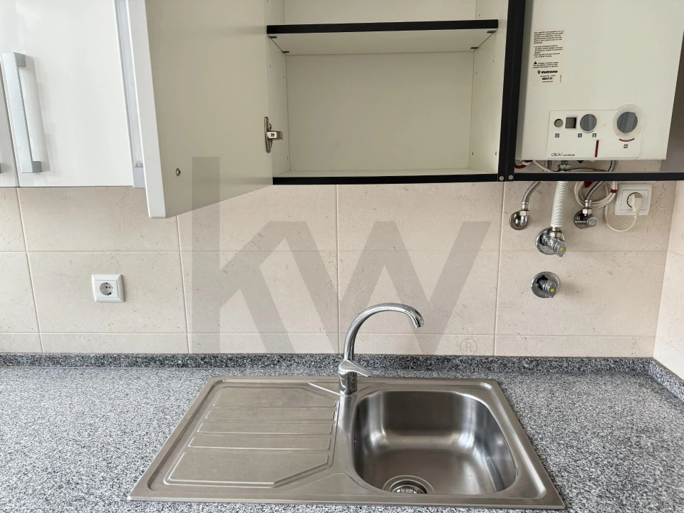 Apartamento T1 para Arrendamento em Campo de Ourique Foto 17