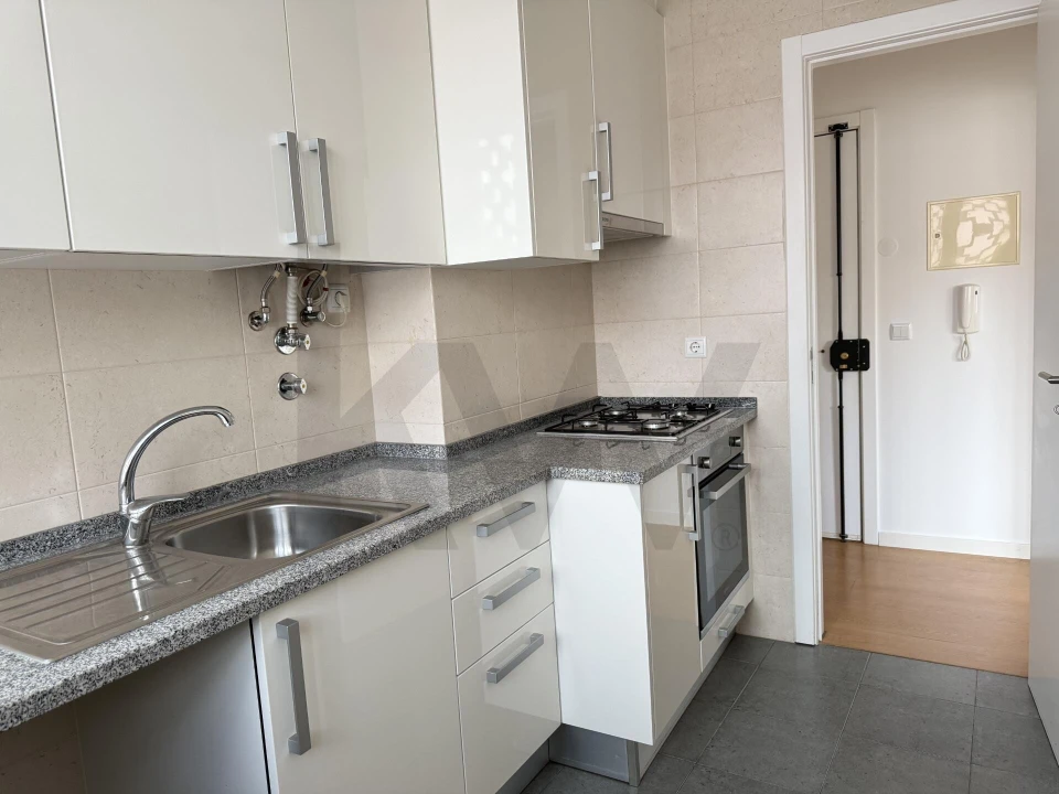 Apartamento T1 para Arrendamento em Campo de Ourique Foto 16
