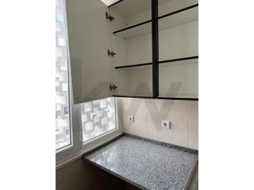 Apartamento T1 para Arrendamento em Campo de Ourique