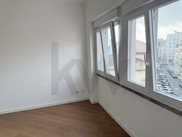 Apartamento T1 para Arrendamento em Campo de Ourique