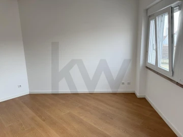 Apartamento T1 para Arrendamento em Campo de Ourique