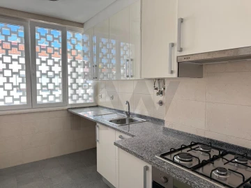 Apartamento T1 para Arrendamento em Campo de Ourique