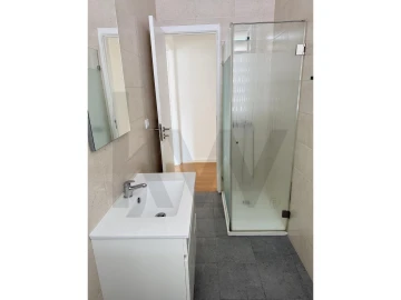 Apartamento T1 para Arrendamento em Campo de Ourique