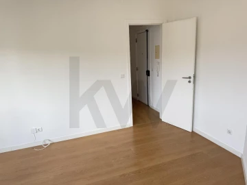Apartamento T1 para Arrendamento em Campo de Ourique