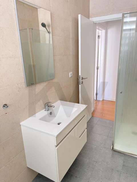 Apartamento T1 para Arrendamento em Campo de Ourique