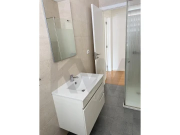 Apartamento T1 para Arrendamento em Campo de Ourique