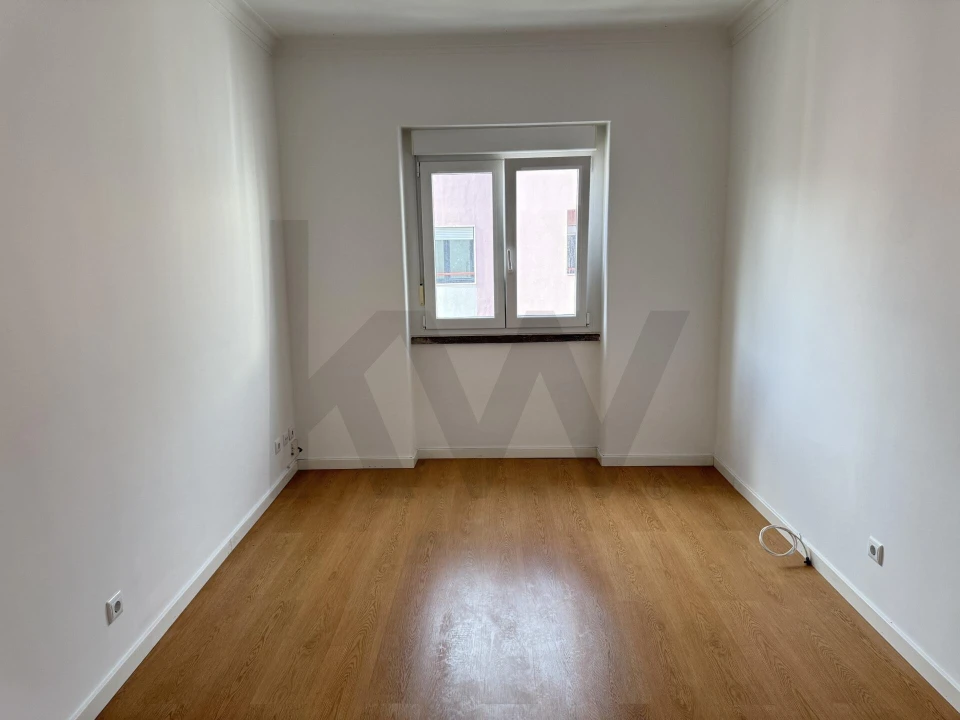Apartamento T1 para Arrendamento em Campo de Ourique Foto 24