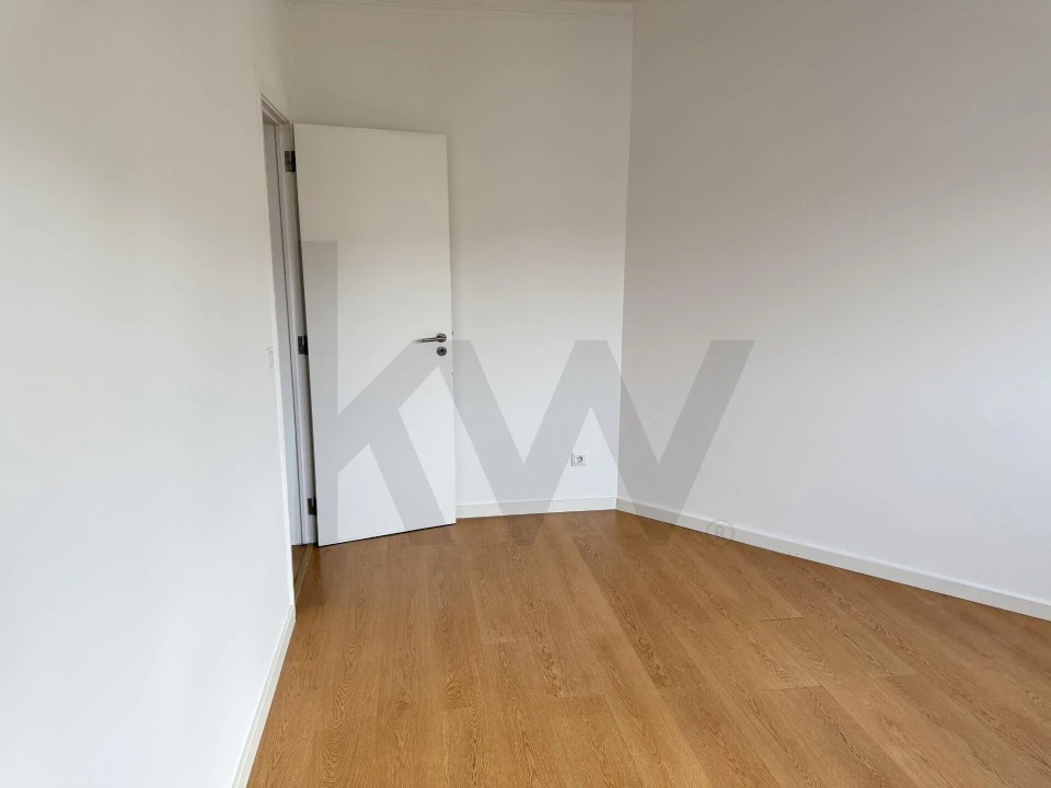 Apartamento T1 para Arrendamento em Campo de Ourique Foto 7