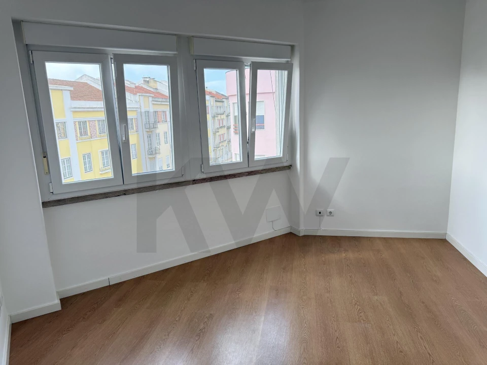 Apartamento T1 para Arrendamento em Campo de Ourique Foto 2
