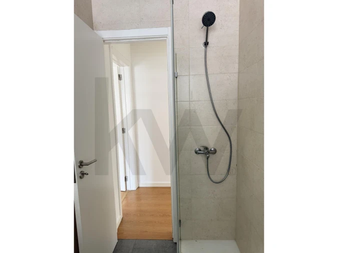 Apartamento T1 para Arrendamento em Campo de Ourique Foto 21