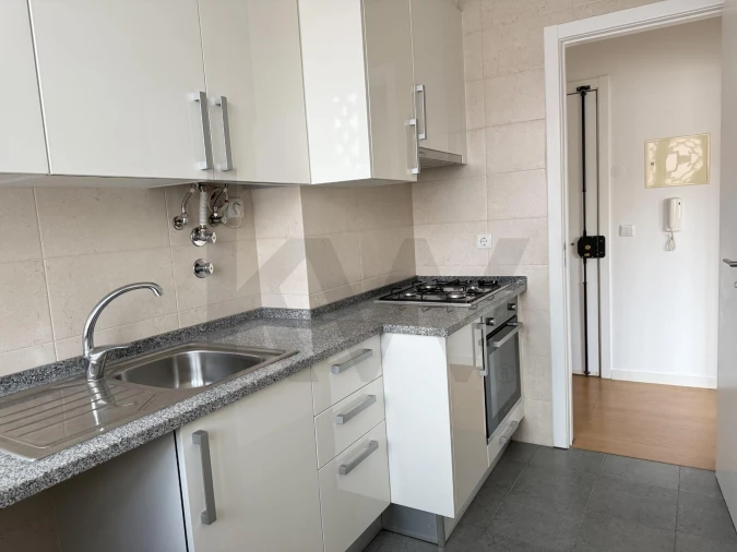 Apartamento T1 para Arrendamento em Campo de Ourique Foto 16