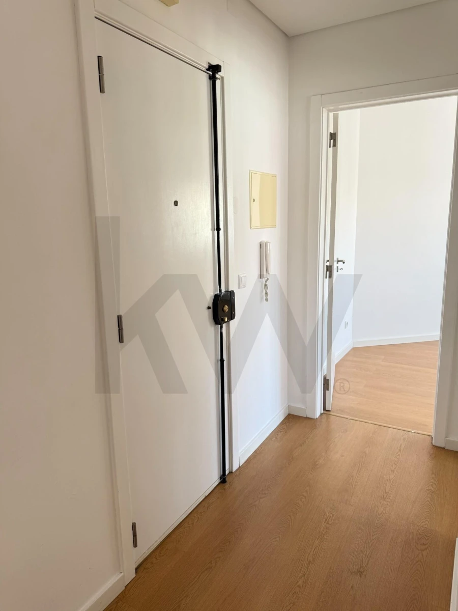 Apartamento T1 para Arrendamento em Campo de Ourique Foto 19