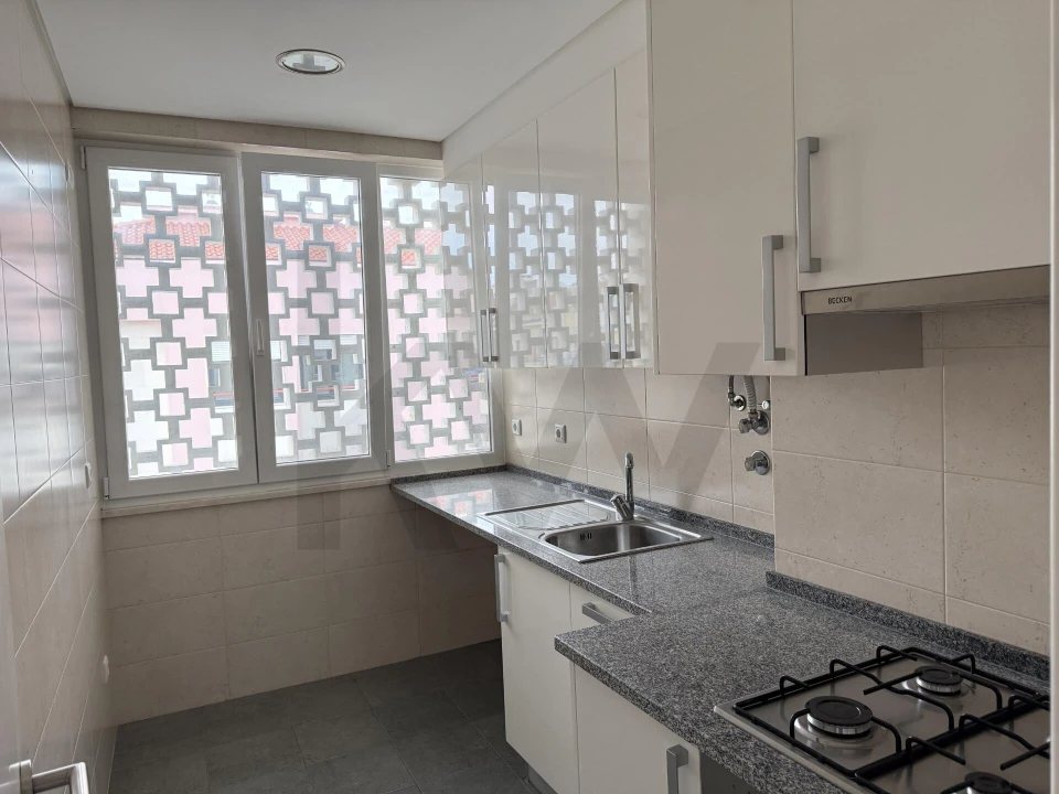 Apartamento T1 para Arrendamento em Campo de Ourique Foto 12