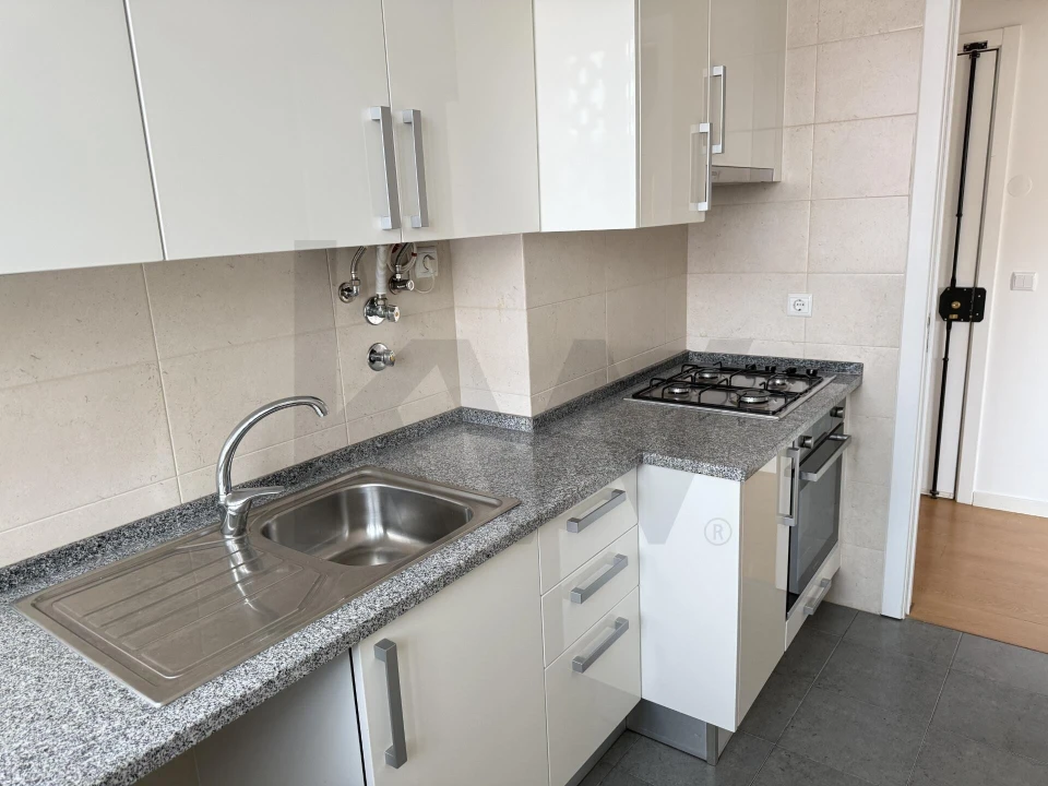 Apartamento T1 para Arrendamento em Campo de Ourique Foto 8