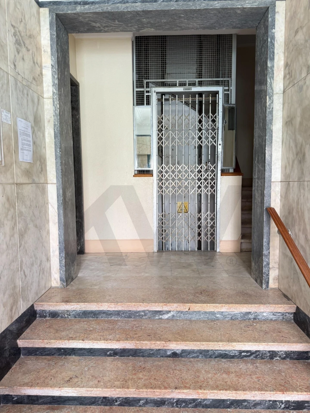 Apartamento T1 para Arrendamento em Campo de Ourique Foto 21