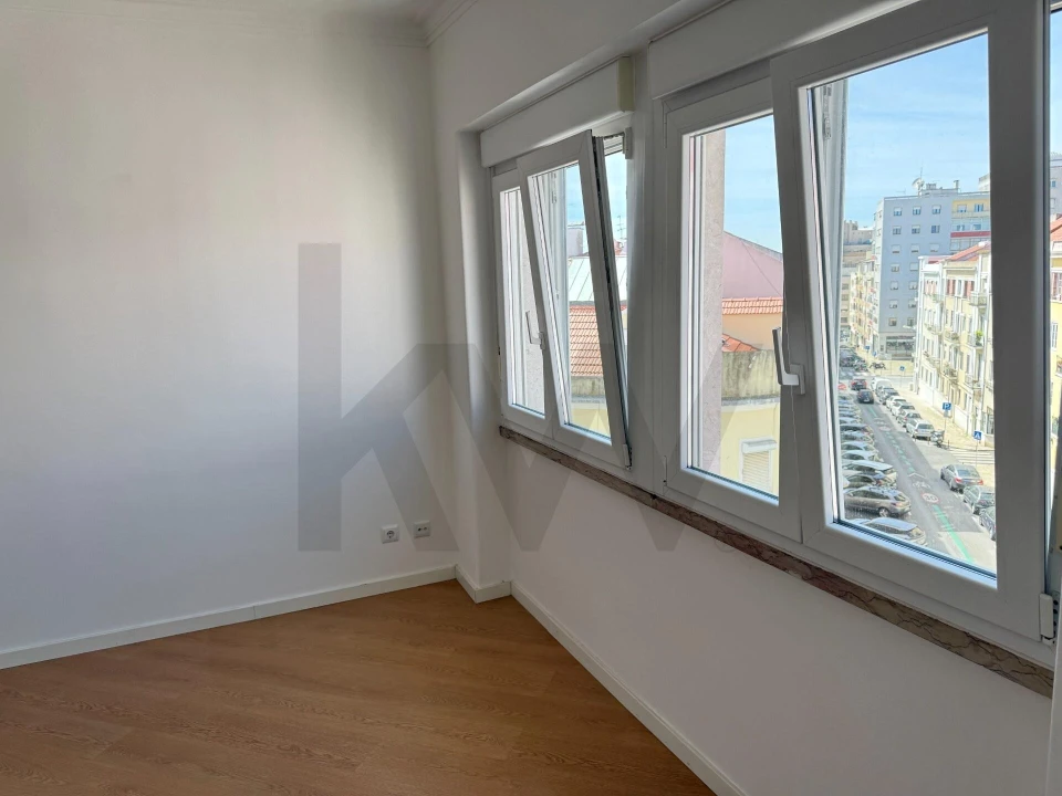Apartamento T1 para Arrendamento em Campo de Ourique Foto 1
