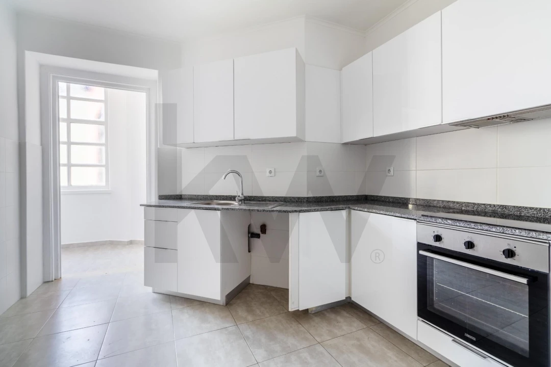 Apartamento T3 para Arrendamento em Campo de Ourique Foto 9