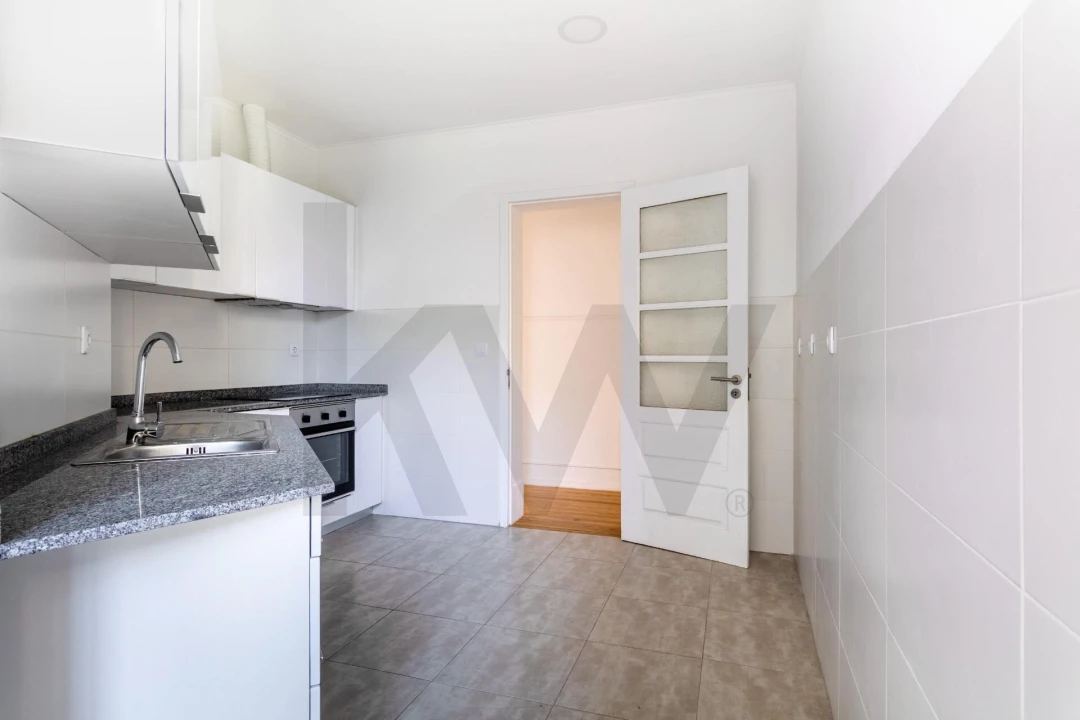 Apartamento T3 para Arrendamento em Campo de Ourique Foto 11