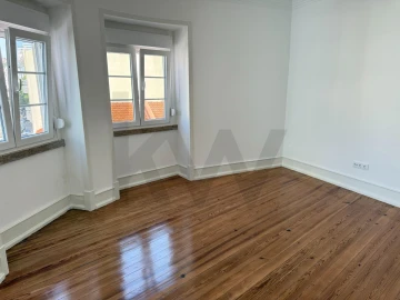 Apartamento T3 para Arrendamento em Campo de Ourique