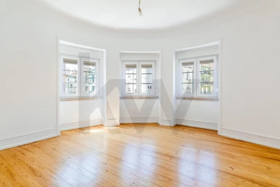 Apartamento T3 para Arrendamento em Campo de Ourique