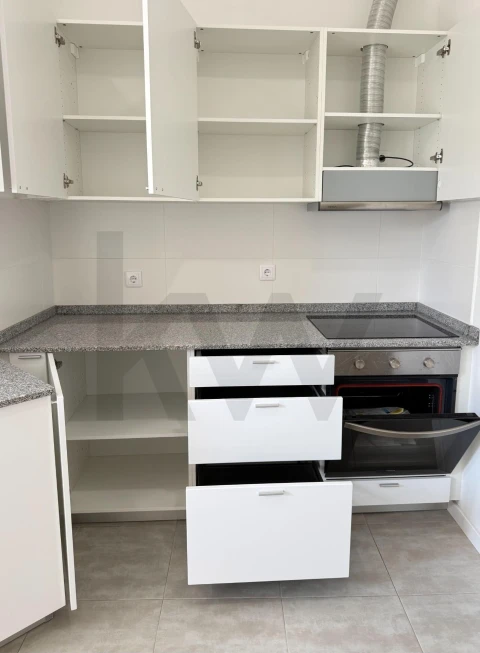 Apartamento T3 para Arrendamento em Campo de Ourique