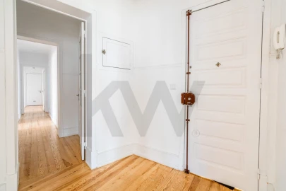 Apartamento T3 para Arrendamento em Campo de Ourique