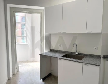 Apartamento T3 para Arrendamento em Campo de Ourique