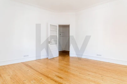 Apartamento T3 para Arrendamento em Campo de Ourique