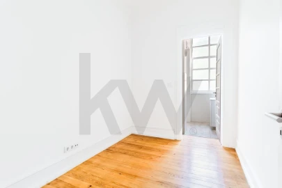 Apartamento T3 para Arrendamento em Campo de Ourique