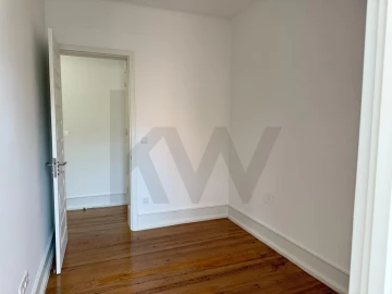 Apartamento T3 para Arrendamento em Campo de Ourique