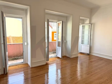 Apartamento T3 para Arrendamento em Campo de Ourique
