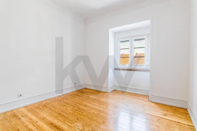 Apartamento T3 para Arrendamento em Campo de Ourique