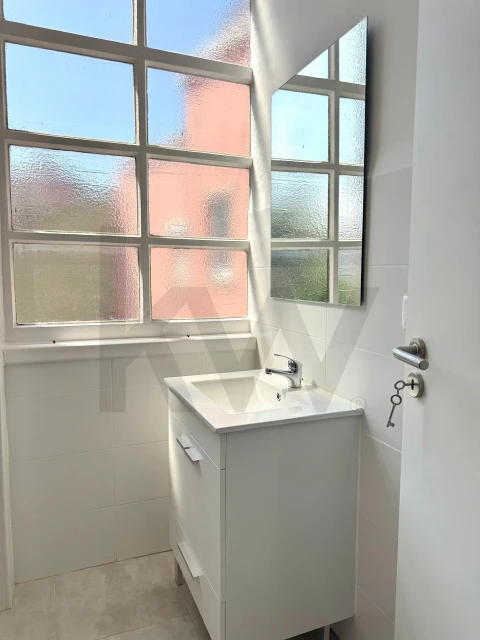 Apartamento T3 para Arrendamento em Campo de Ourique