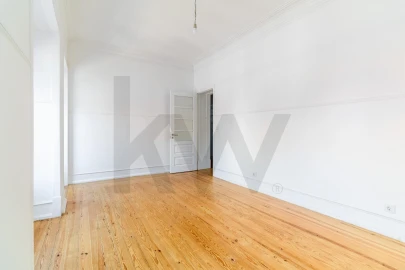 Apartamento T3 para Arrendamento em Campo de Ourique