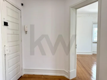 Apartamento T3 para Arrendamento em Campo de Ourique