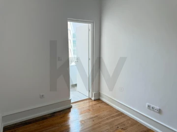 Apartamento T3 para Arrendamento em Campo de Ourique