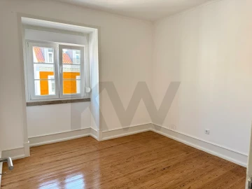 Apartamento T3 para Arrendamento em Campo de Ourique
