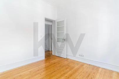 Apartamento T3 para Arrendamento em Campo de Ourique