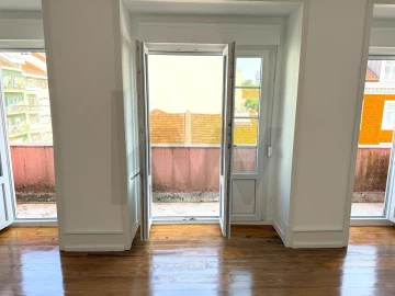 Apartamento T3 para Arrendamento em Campo de Ourique