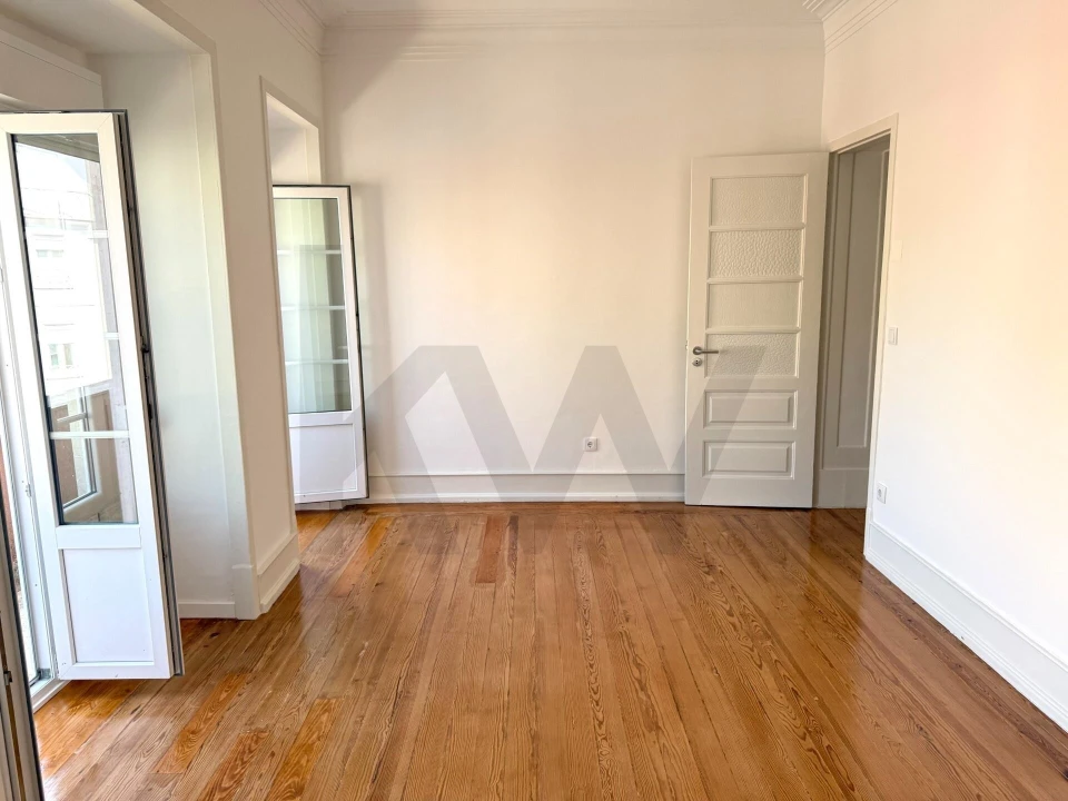 Apartamento T3 para Arrendamento em Campo de Ourique Foto 18