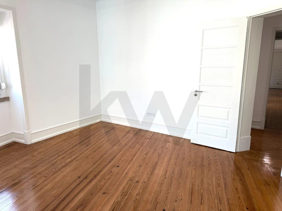 Apartamento T3 para Arrendamento em Campo de Ourique Foto 6