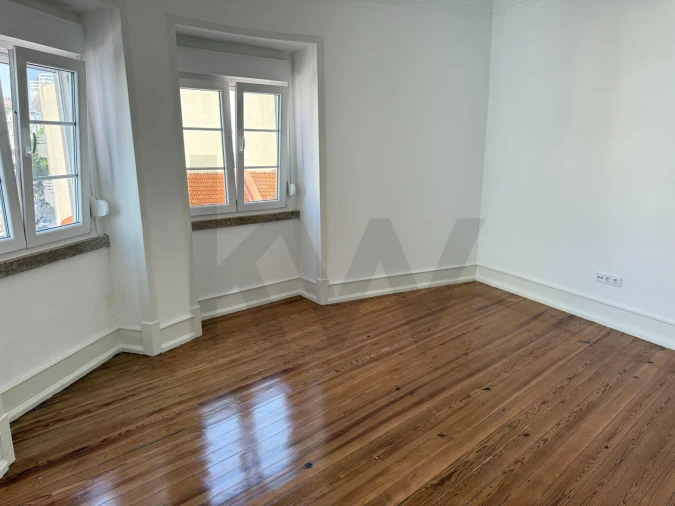 Apartamento T3 para Arrendamento em Campo de Ourique Foto 7