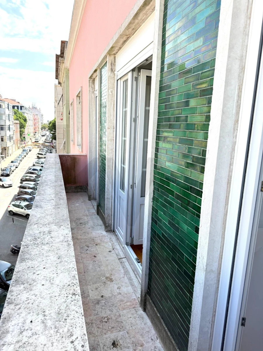 Apartamento T3 para Arrendamento em Campo de Ourique Foto 14