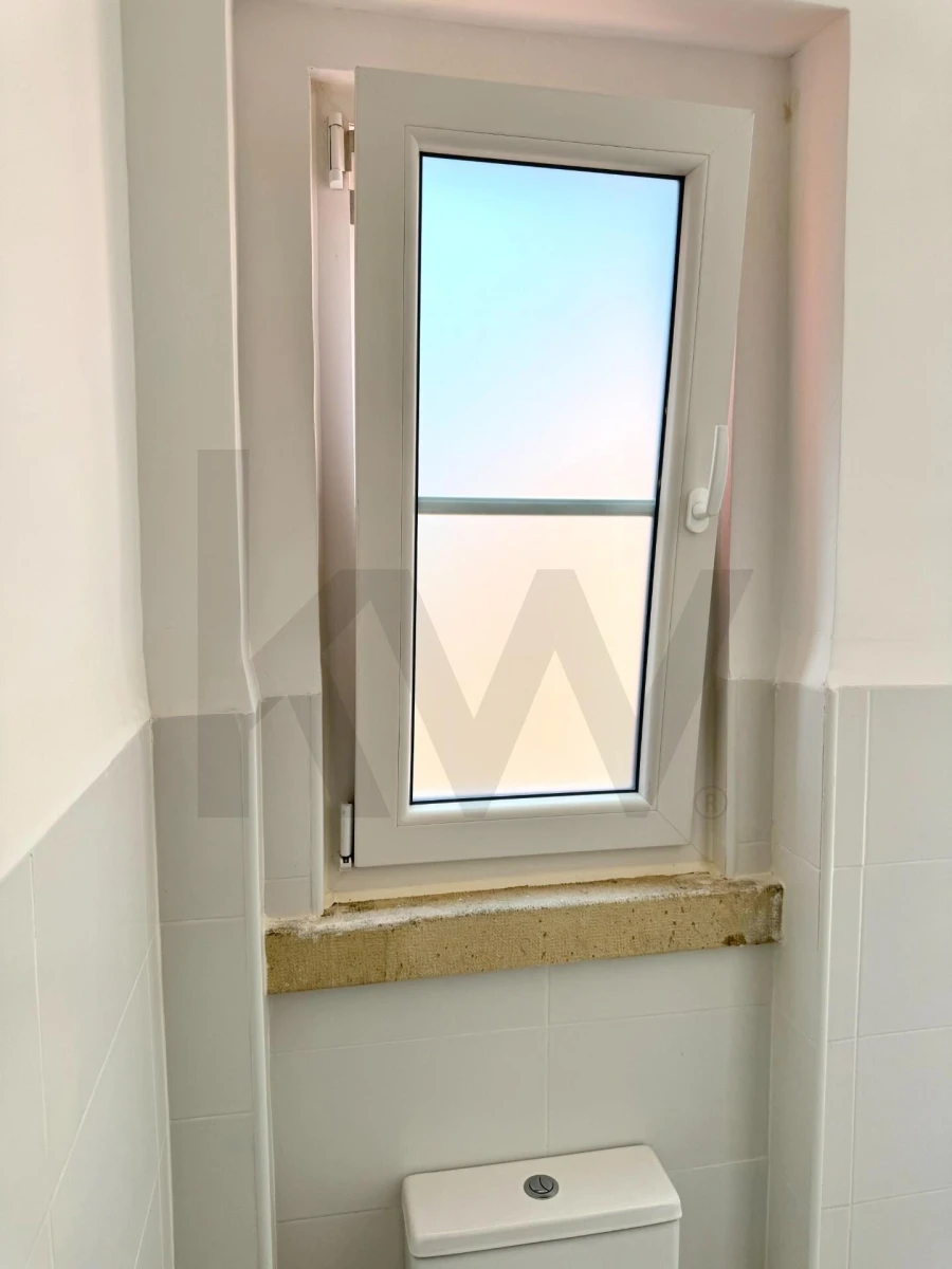 Apartamento T3 para Arrendamento em Campo de Ourique Foto 37